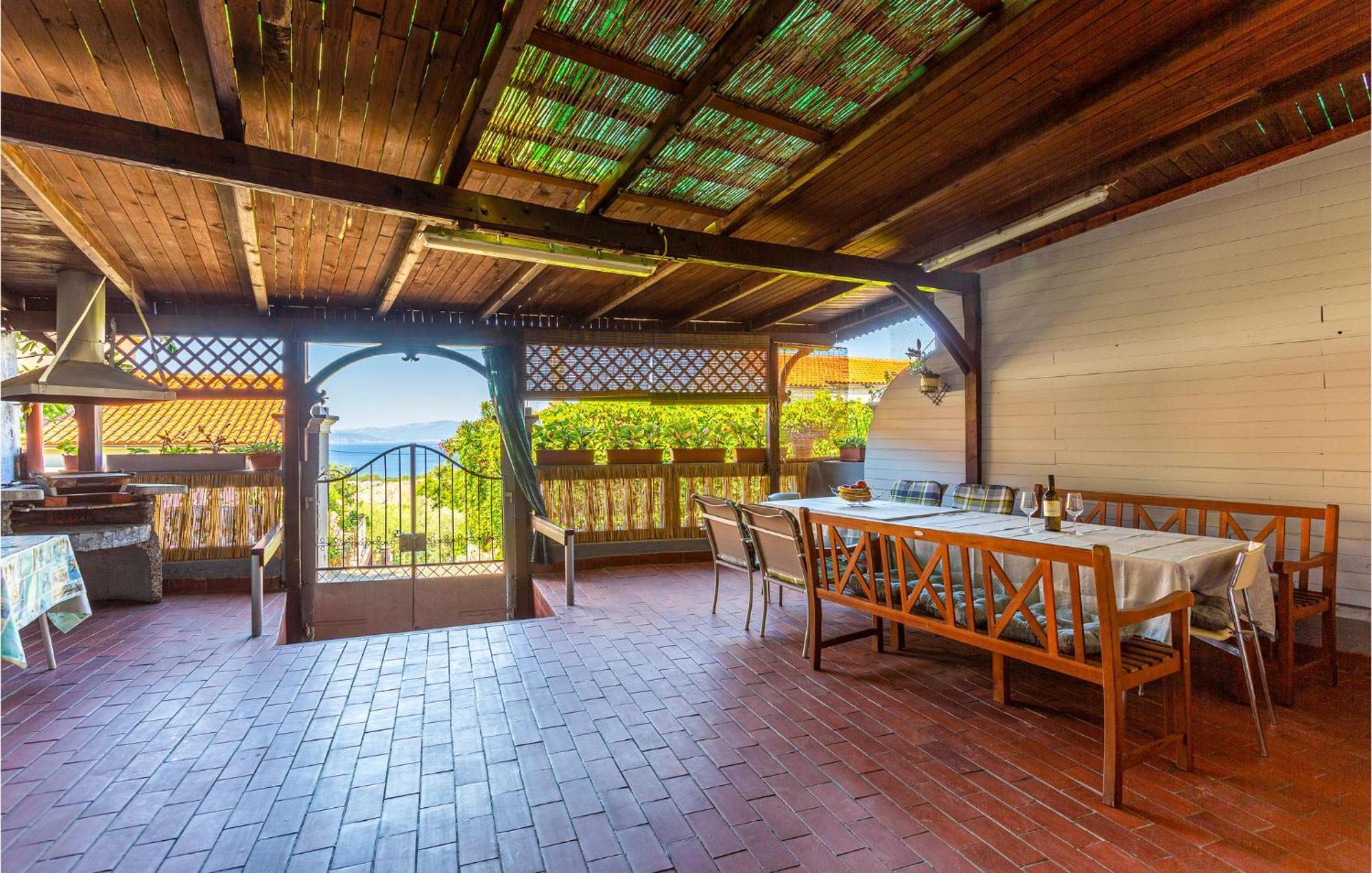 Cozy Home In Omisalj With Kitchen エクステリア 写真