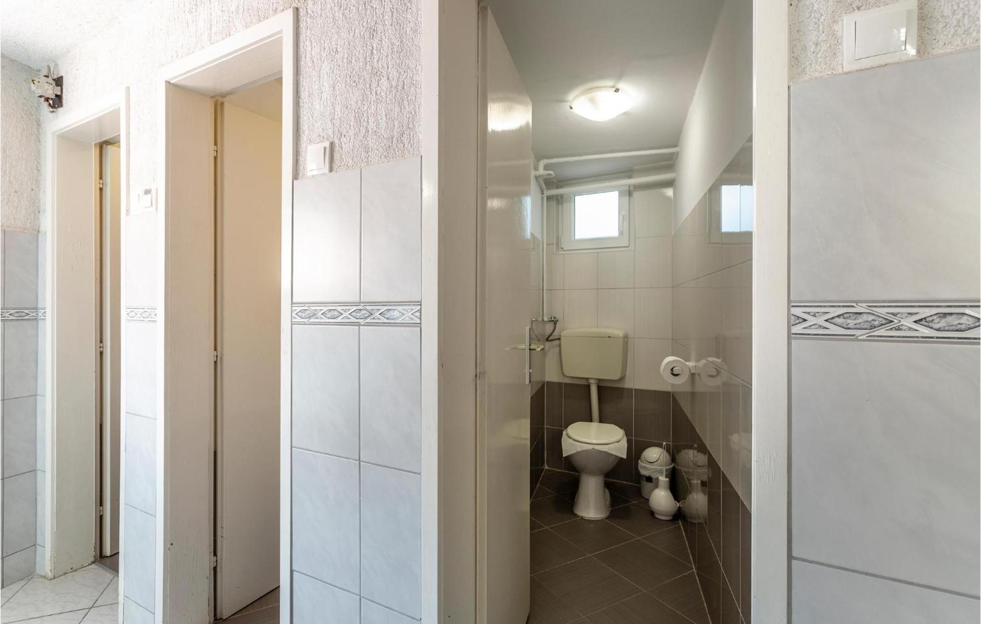 Cozy Home In Omisalj With Kitchen エクステリア 写真