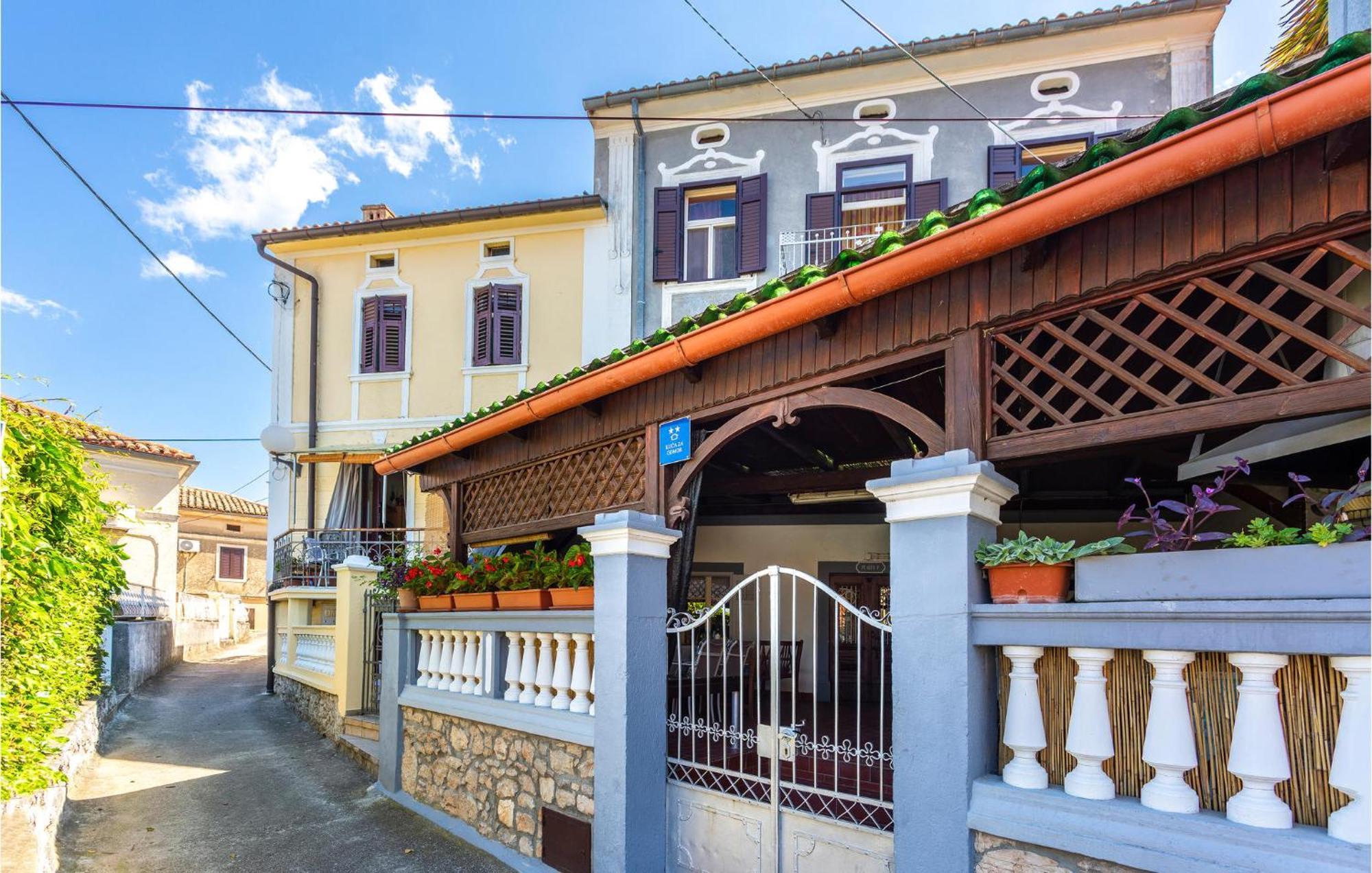 Cozy Home In Omisalj With Kitchen エクステリア 写真